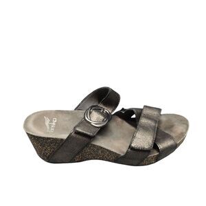 Dansko Susie Wedge Sandal Womens Size 7.5 Dark Silver Graphite Metallic Suede‎